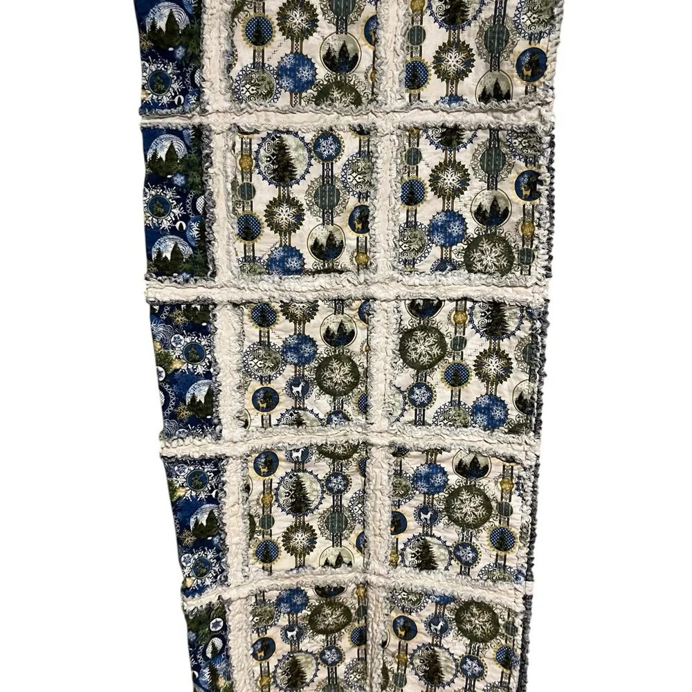 Floral Patchwork Tapestry Christmas quilt